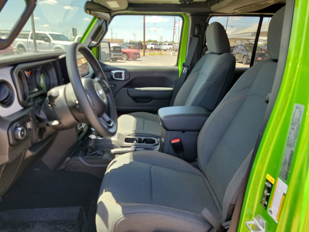 Thumbnail: 2025 Jeep Wrangler - 9