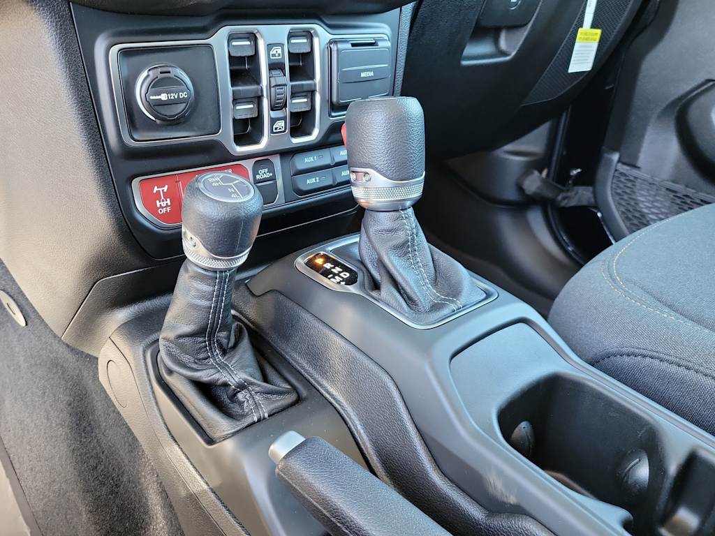 Thumbnail: 2026 Jeep Wrangler - 15