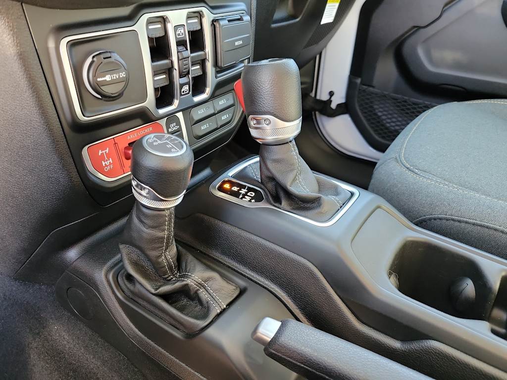 Thumbnail: 2026 Jeep Wrangler - 15