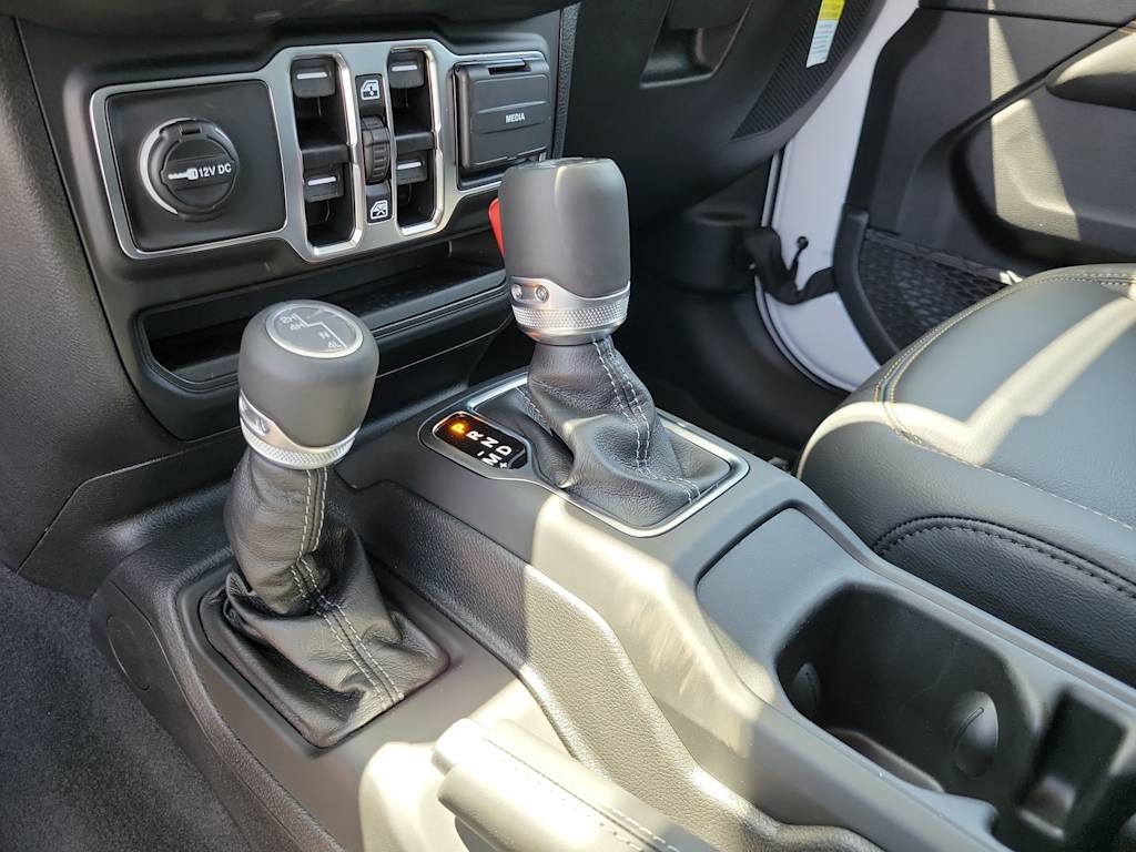 Thumbnail: 2026 Jeep Wrangler - 15