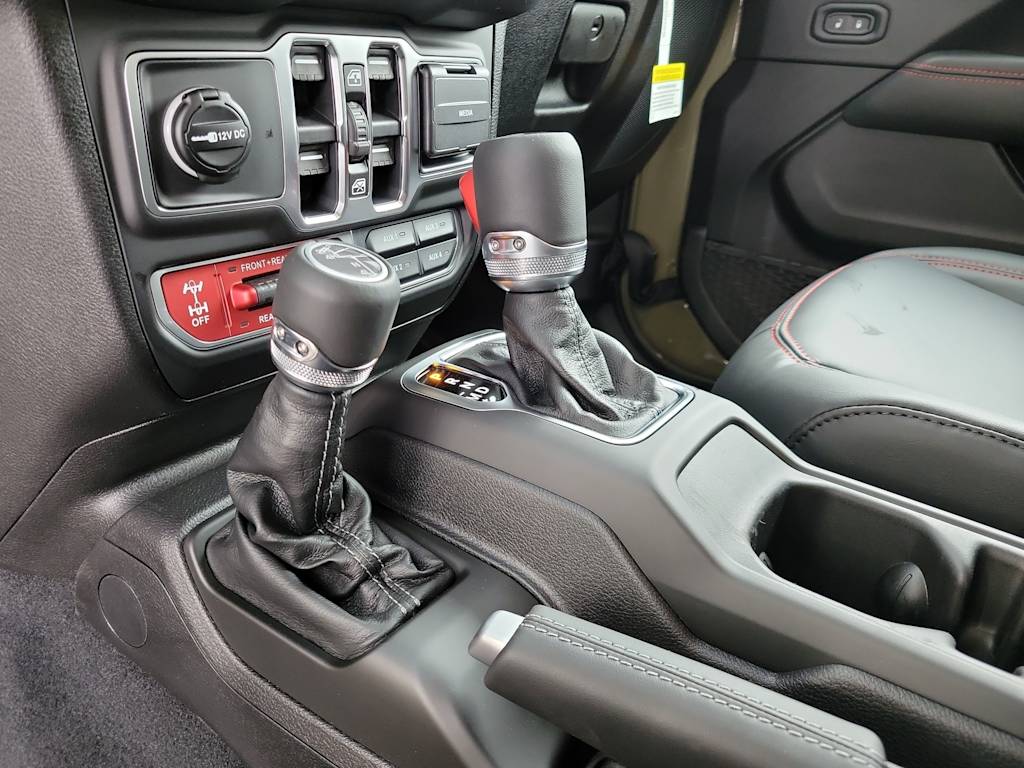 Thumbnail: 2026 Jeep Wrangler - 15