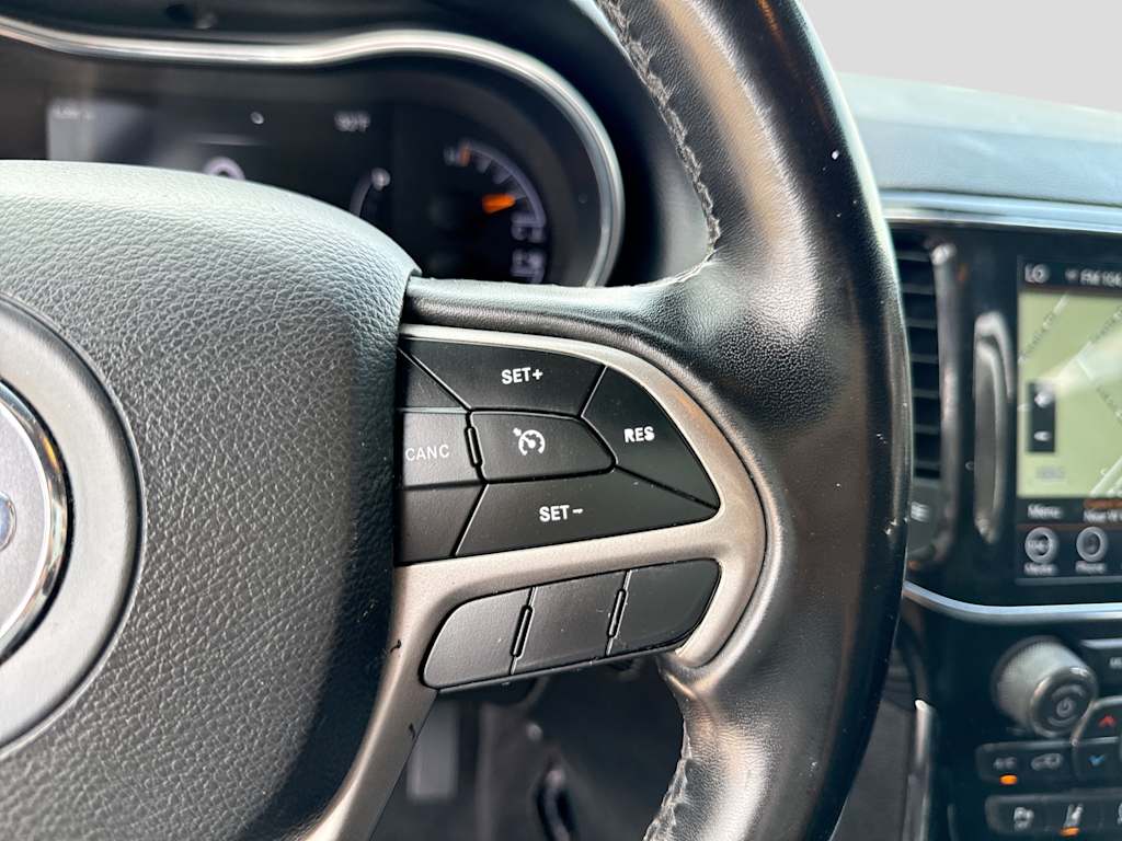 Thumbnail: 2022 Jeep Grand Cherokee - 24