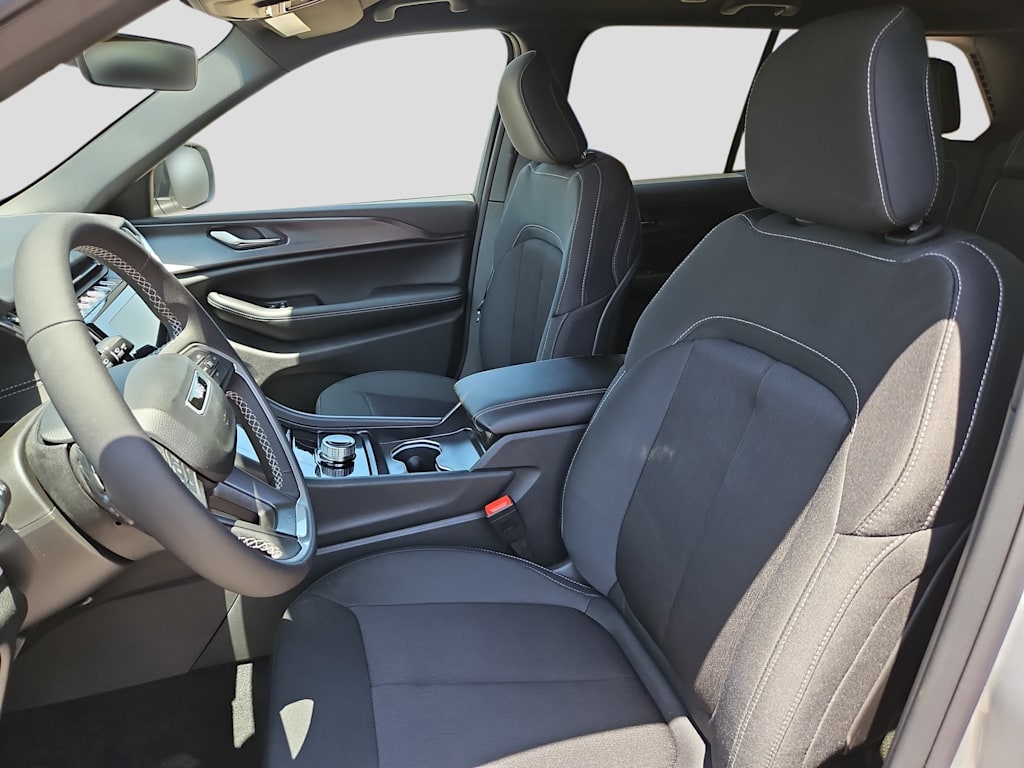 Thumbnail: 2026 Jeep Grand Cherokee - 11
