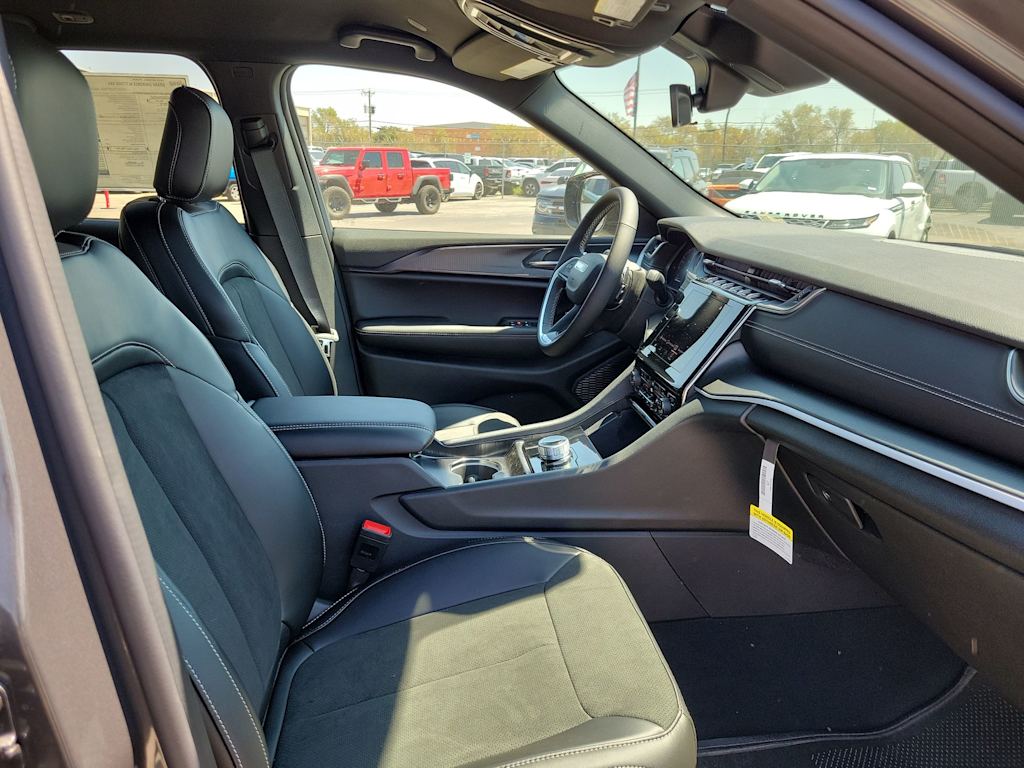 Thumbnail: 2025 Jeep Grand Cherokee - 11