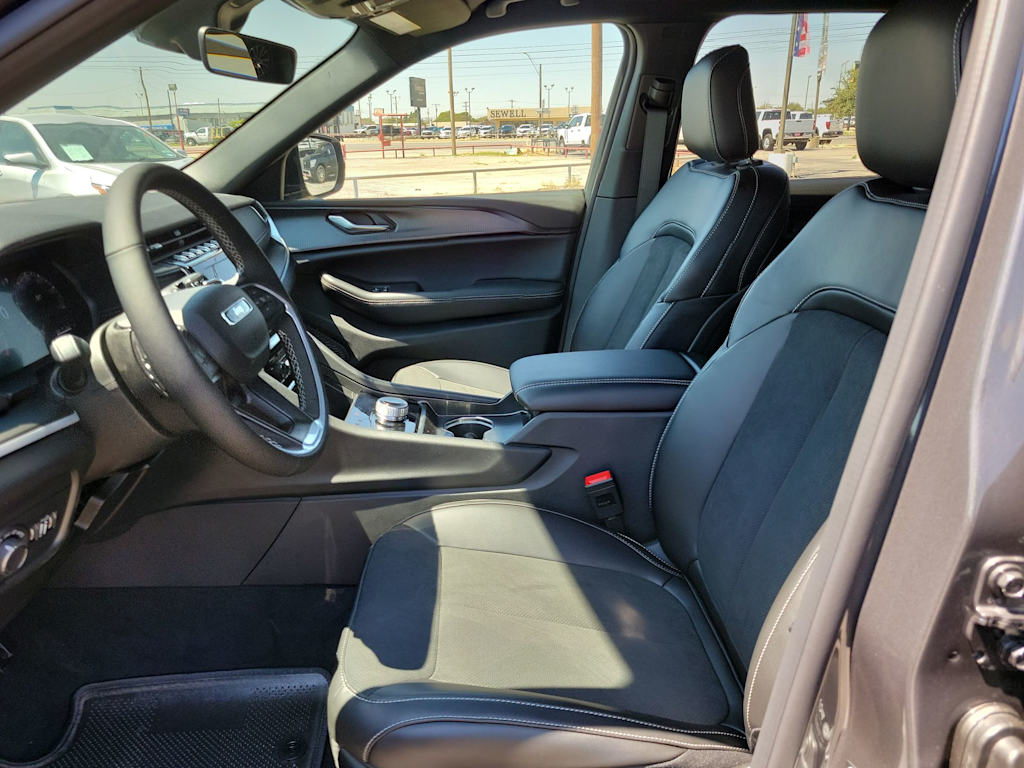 Thumbnail: 2025 Jeep Grand Cherokee - 10