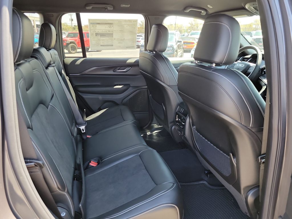 Thumbnail: 2025 Jeep Grand Cherokee - 18