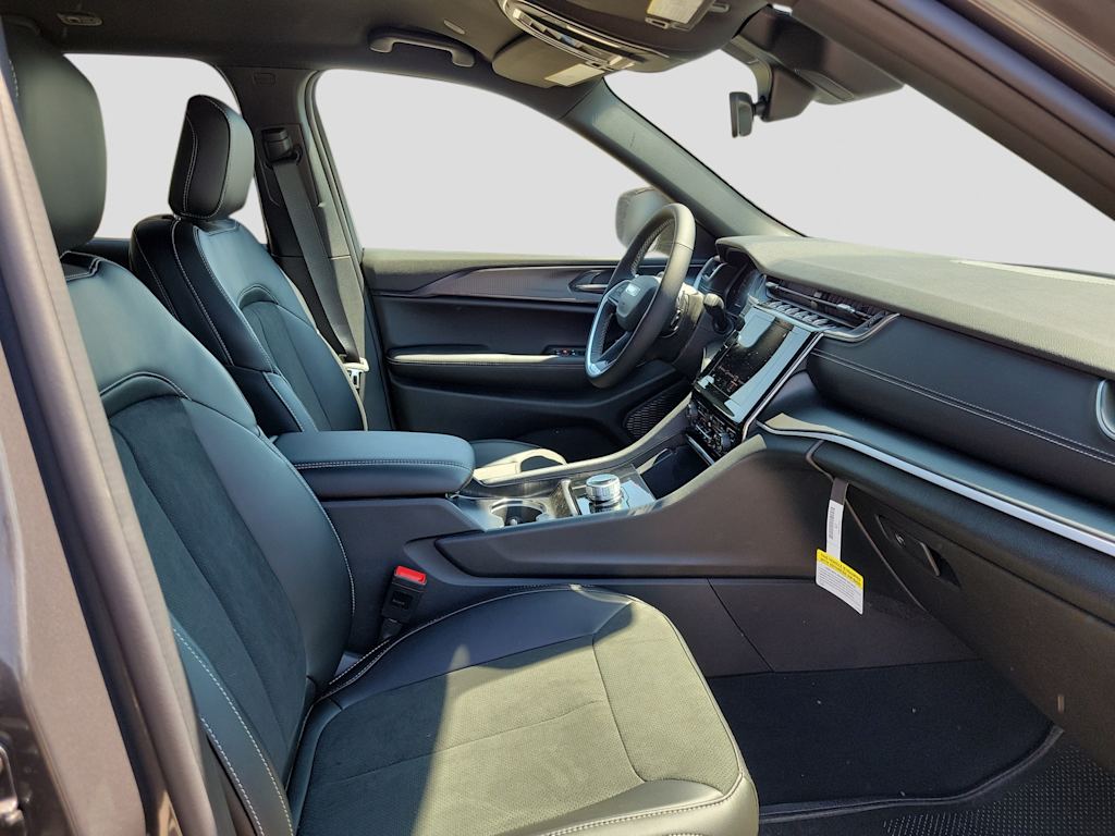 Thumbnail: 2025 Jeep Grand Cherokee - 11