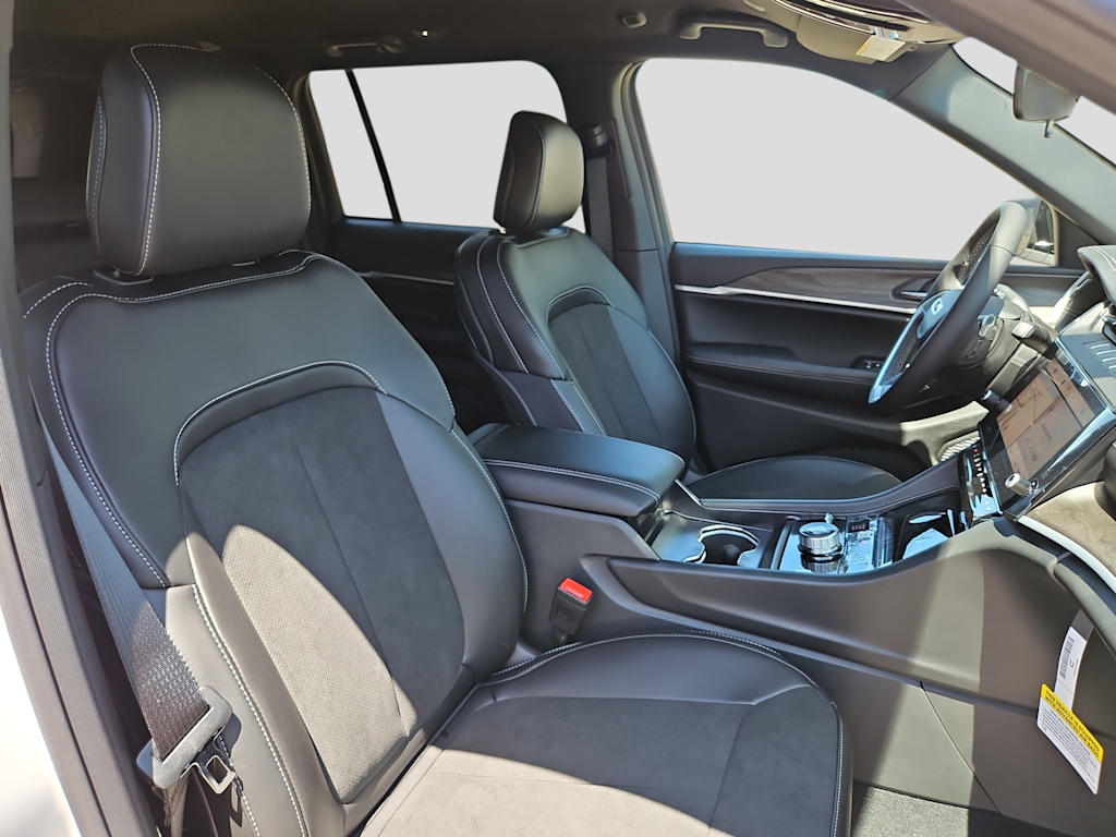 Thumbnail: 2026 Jeep Grand Cherokee - 12