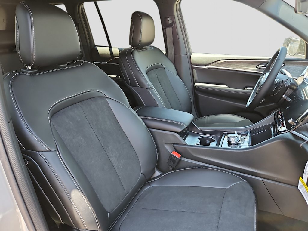 Thumbnail: 2026 Jeep Grand Cherokee - 11