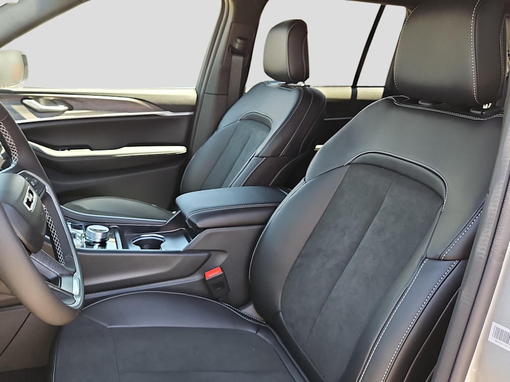 Thumbnail: 2026 Jeep Grand Cherokee - 10