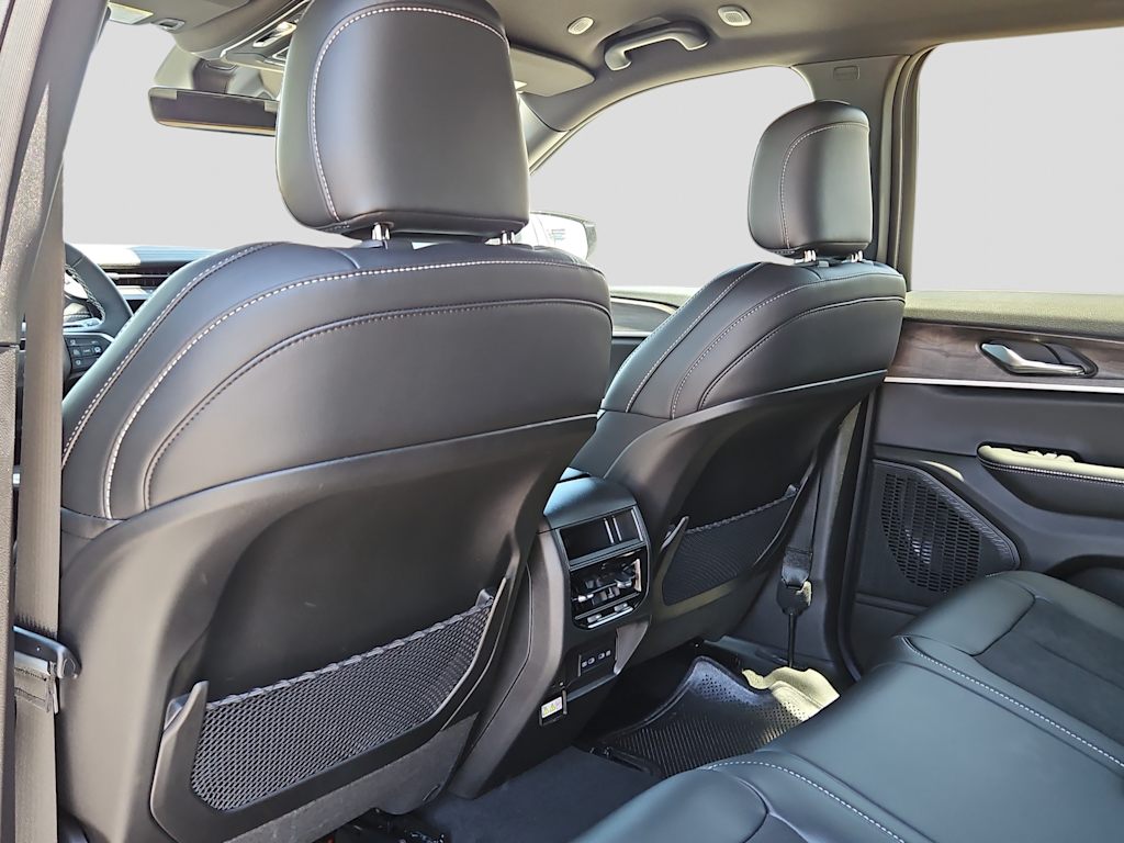 Thumbnail: 2026 Jeep Grand Cherokee - 12