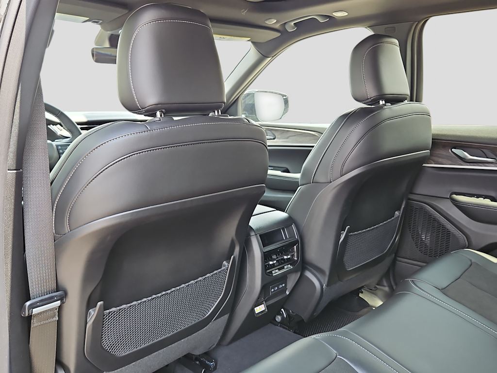 Thumbnail: 2026 Jeep Grand Cherokee - 12