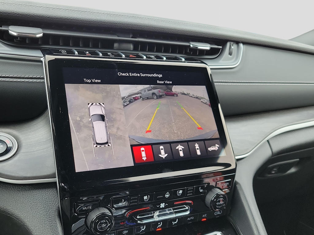 Thumbnail: 2024 Jeep Grand Cherokee - 14