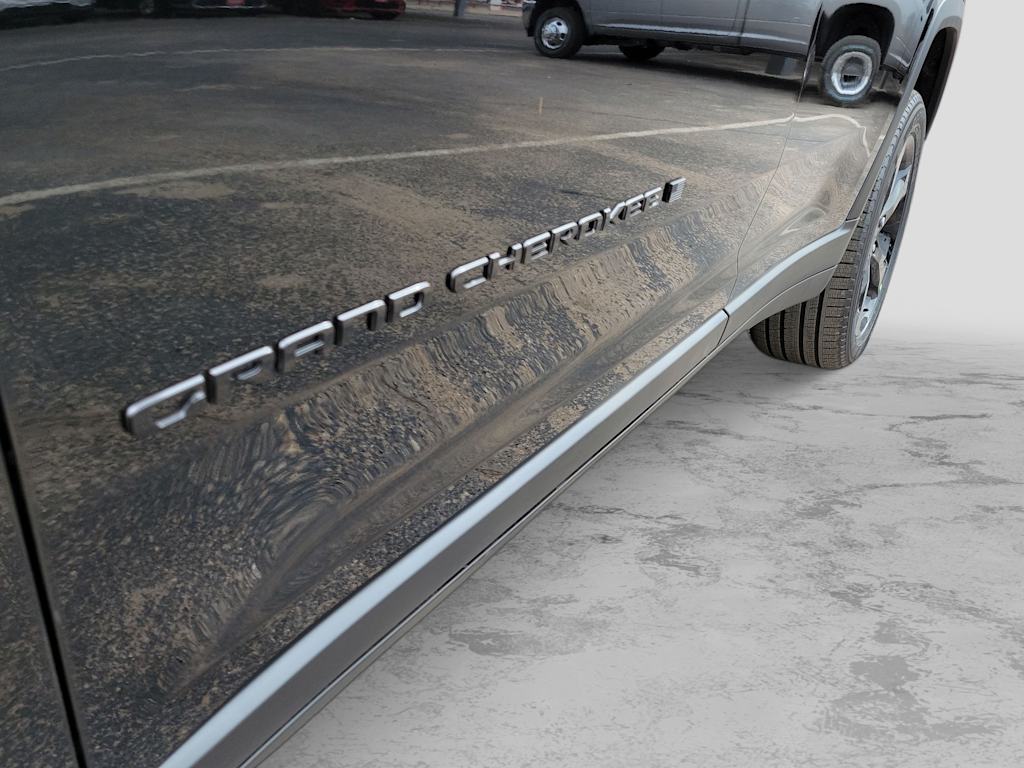 Thumbnail: 2024 Jeep Grand Cherokee - 6