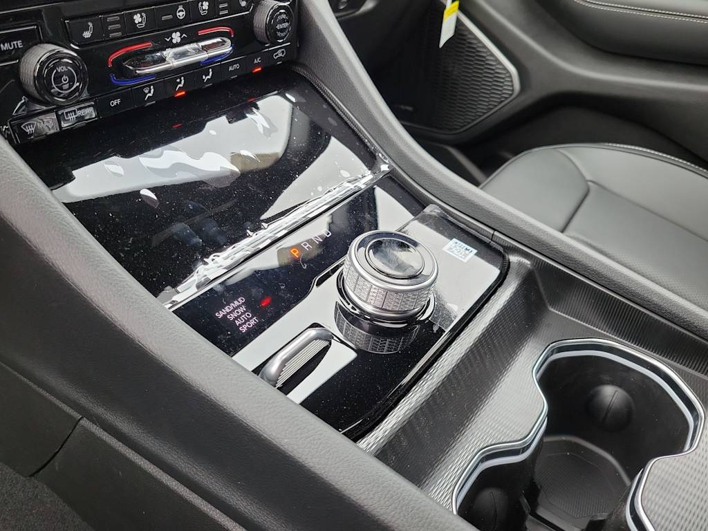 Thumbnail: 2024 Jeep Grand Cherokee - 15