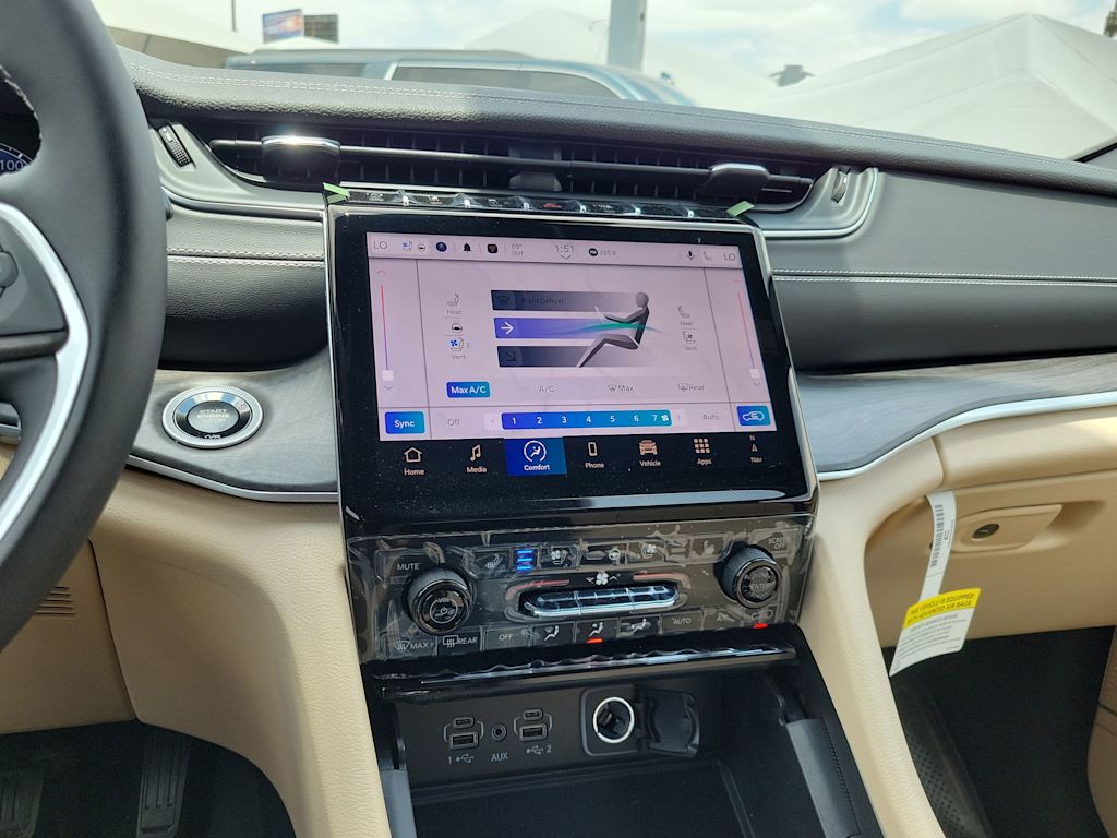 Thumbnail: 2024 Jeep Grand Cherokee - 21