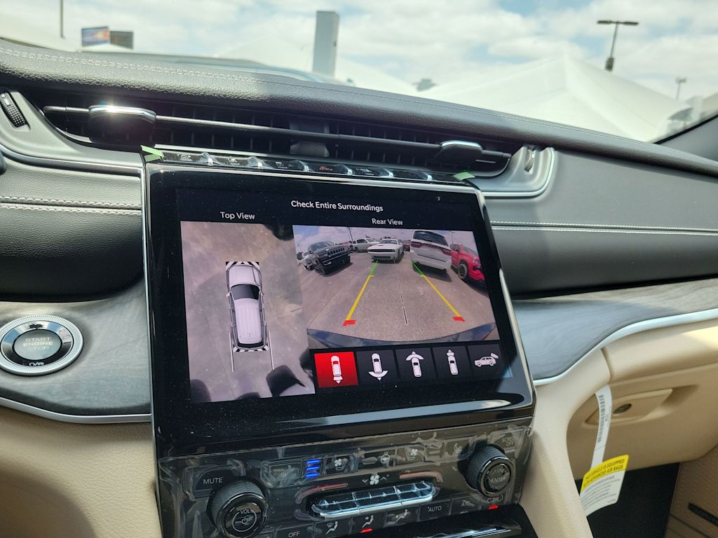 Thumbnail: 2024 Jeep Grand Cherokee - 14