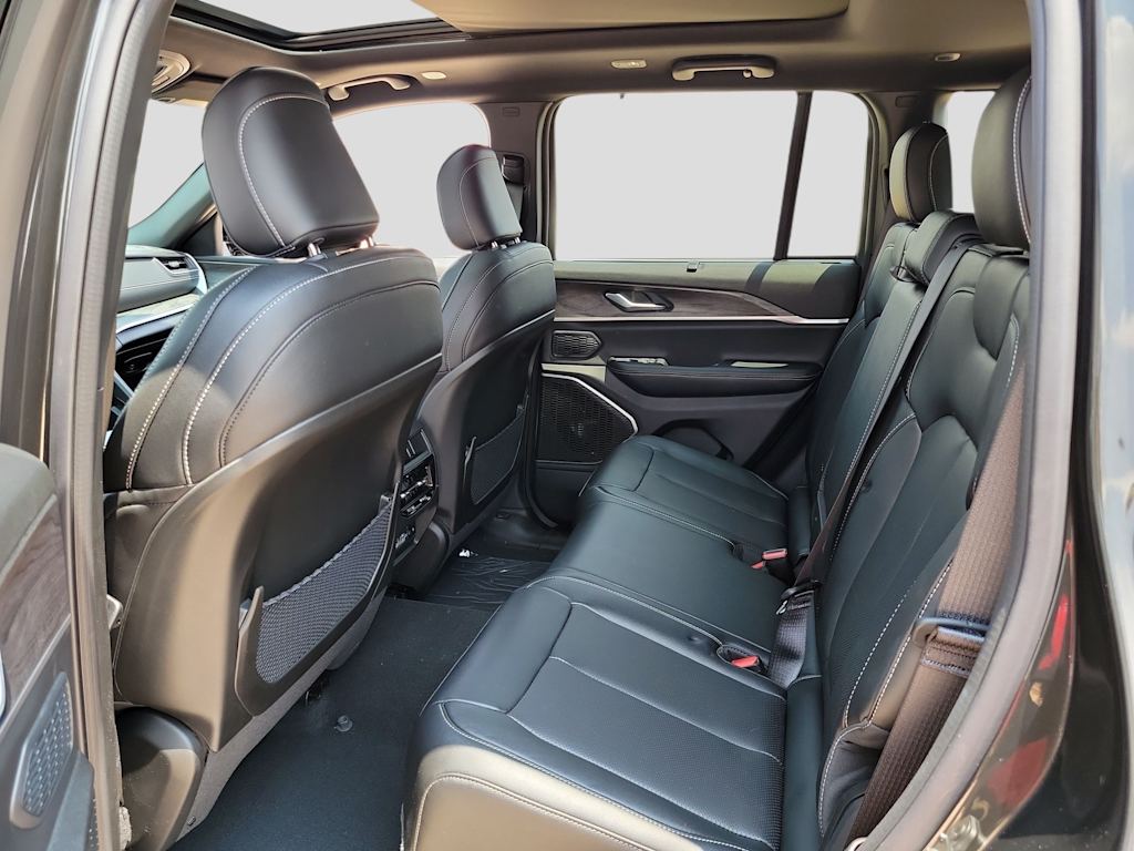 Thumbnail: 2024 Jeep Grand Cherokee - 11