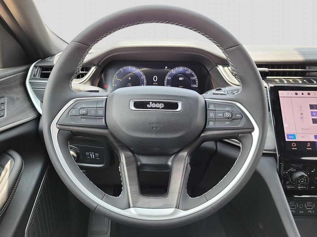 Thumbnail: 2024 Jeep Grand Cherokee - 12