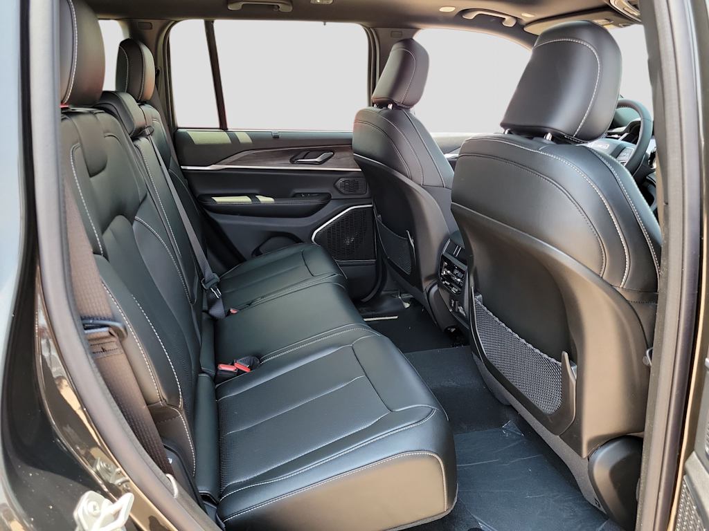 Thumbnail: 2024 Jeep Grand Cherokee - 19