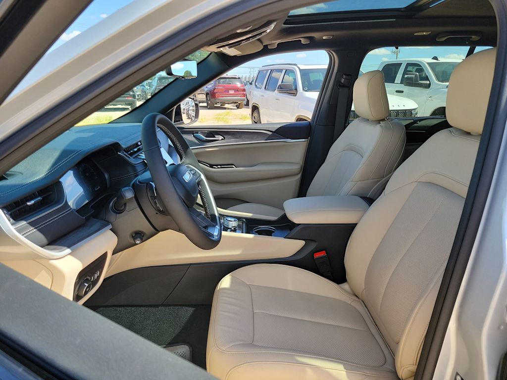 2024 Jeep Grand Cherokee Limited Edition 11
