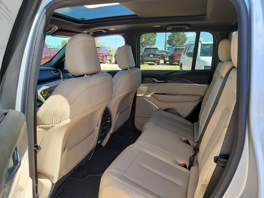 2024 Jeep Grand Cherokee Limited Edition 13