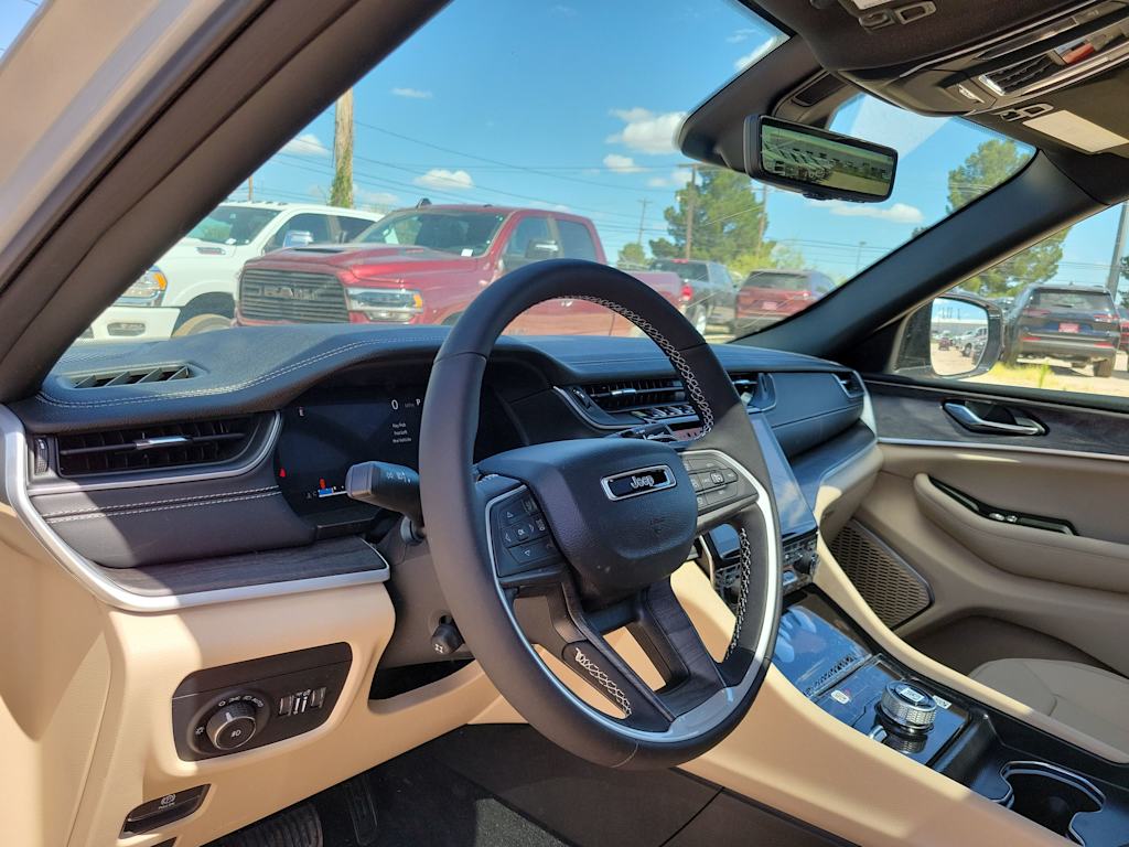 2024 Jeep Grand Cherokee Limited Edition 2