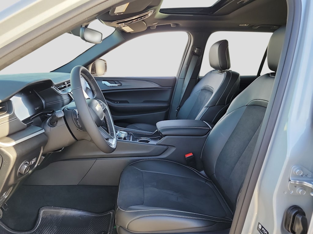 Thumbnail: 2024 Jeep Grand Cherokee - 11