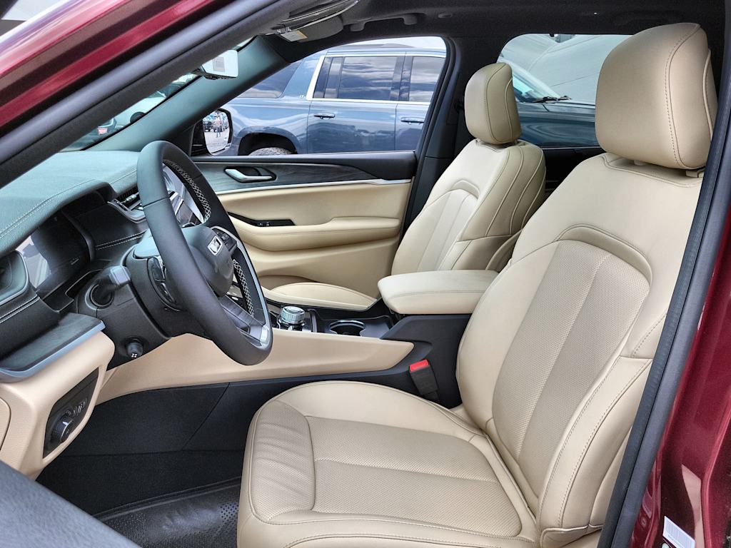 Thumbnail: 2024 Jeep Grand Cherokee - 11