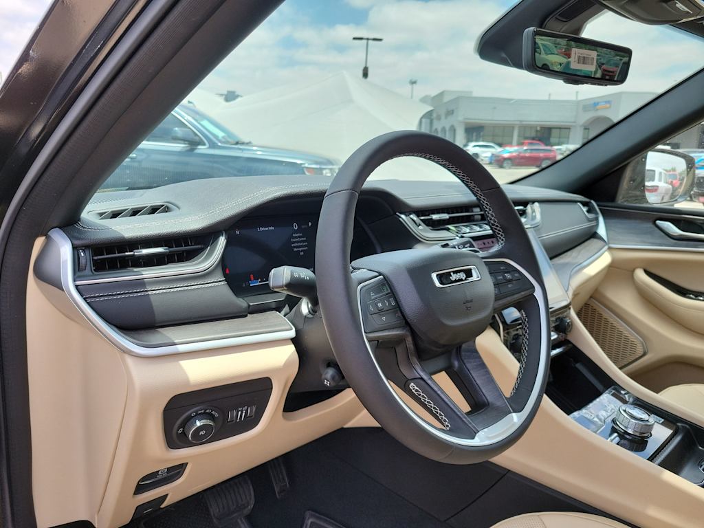 2024 Jeep Grand Cherokee Limited Edition 2