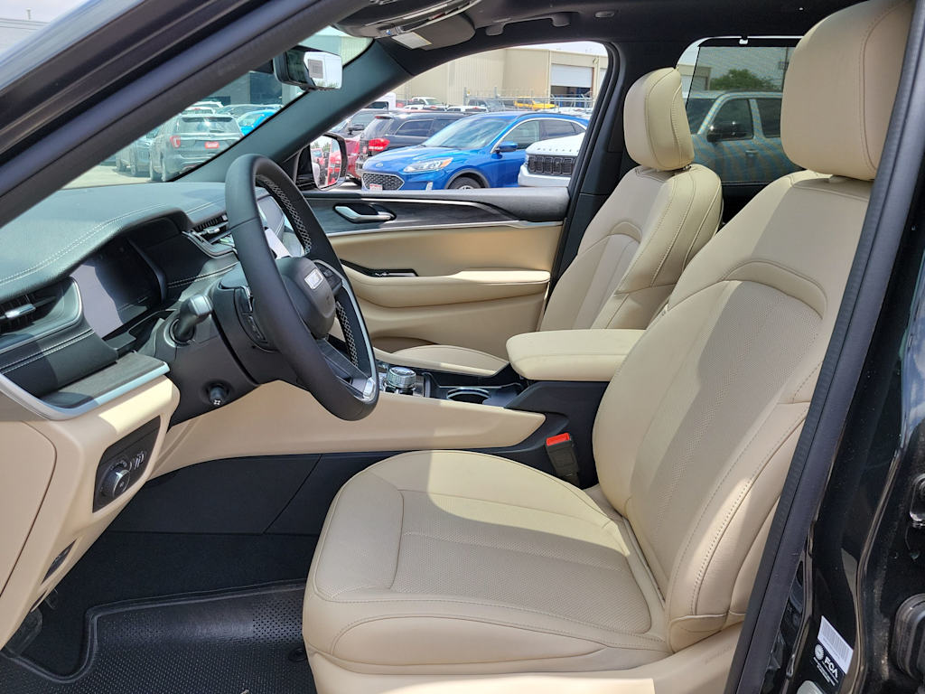 2024 Jeep Grand Cherokee Limited Edition 10
