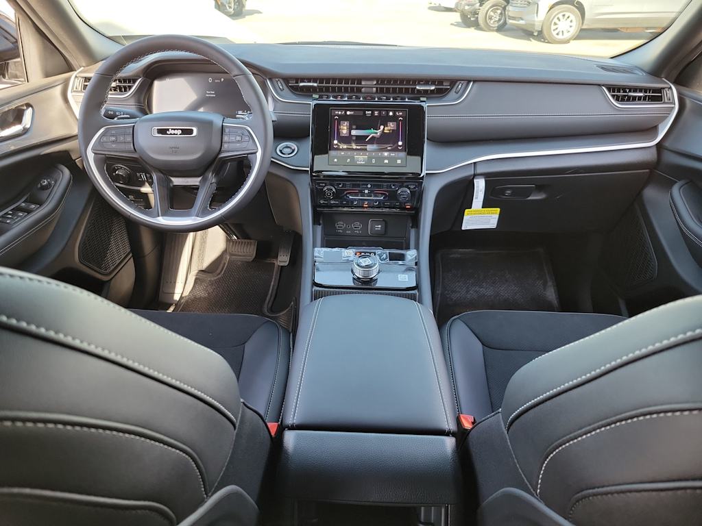 Thumbnail: 2024 Jeep Grand Cherokee - 10