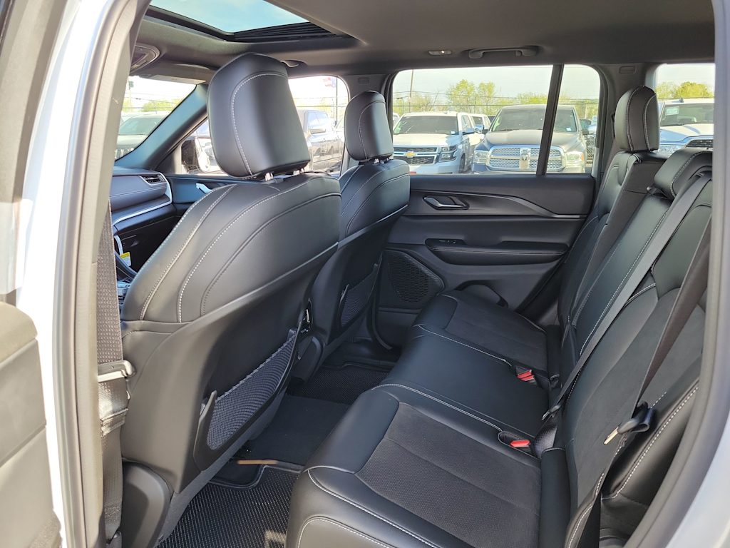 Thumbnail: 2024 Jeep Grand Cherokee - 13