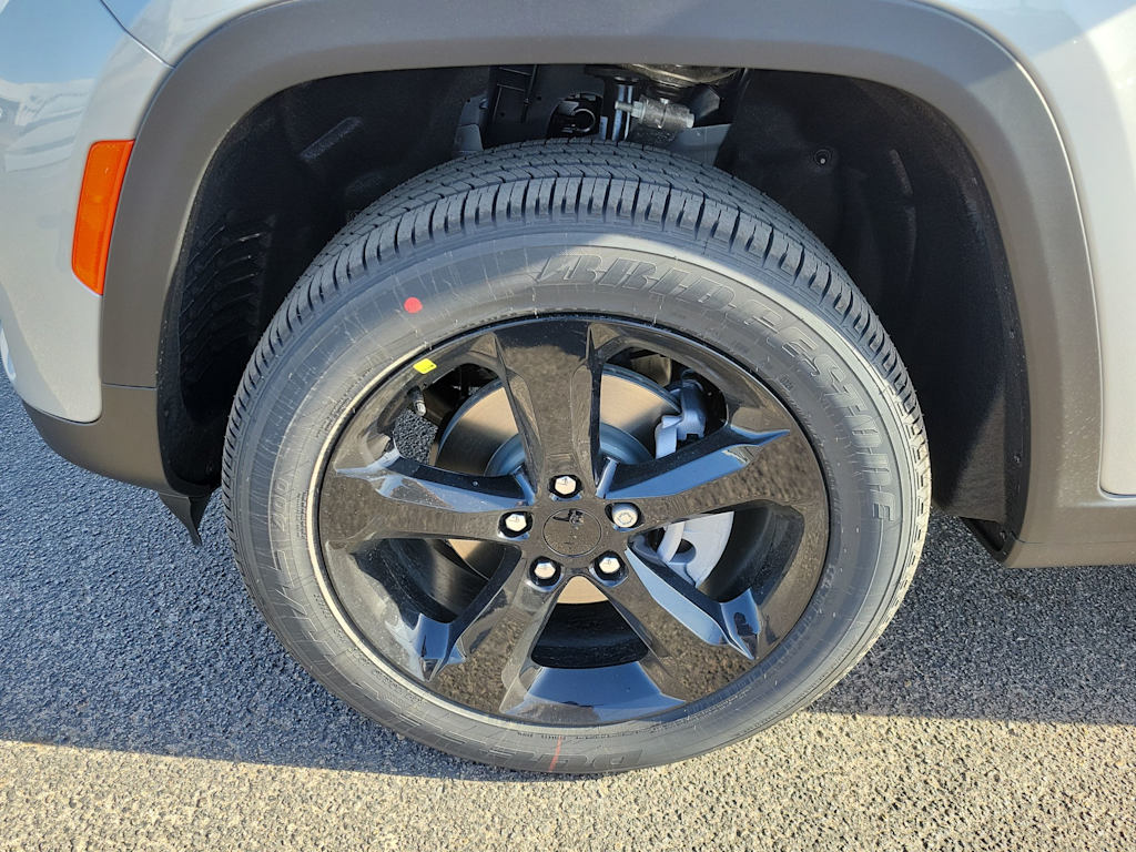 Thumbnail: 2024 Jeep Grand Cherokee - 8