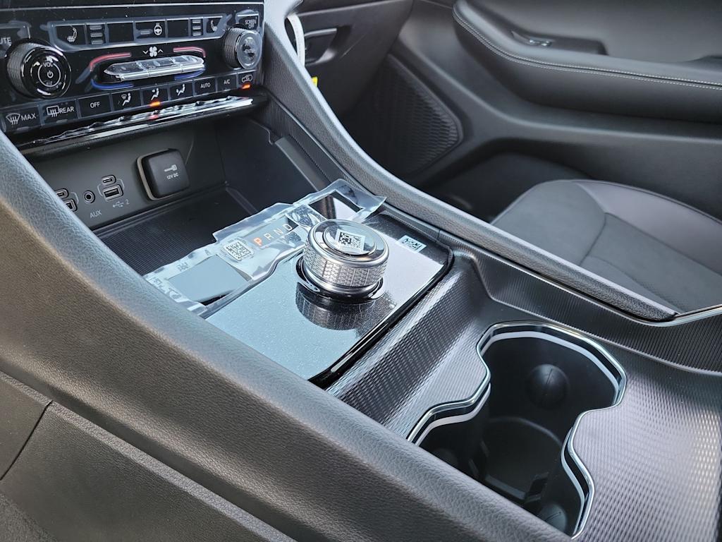 Thumbnail: 2024 Jeep Grand Cherokee - 16