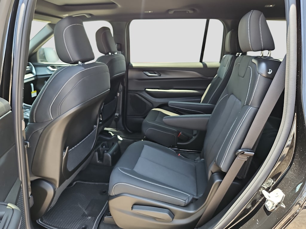Thumbnail: 2026 Jeep Grand Cherokee L - 13