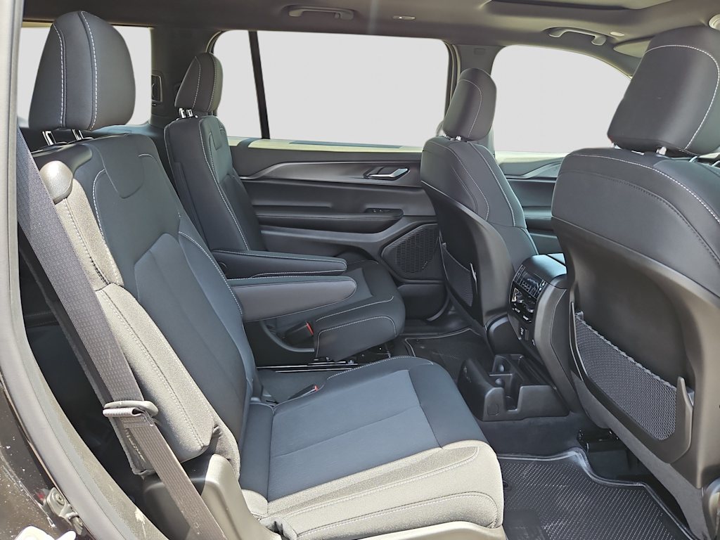 Thumbnail: 2026 Jeep Grand Cherokee L - 24