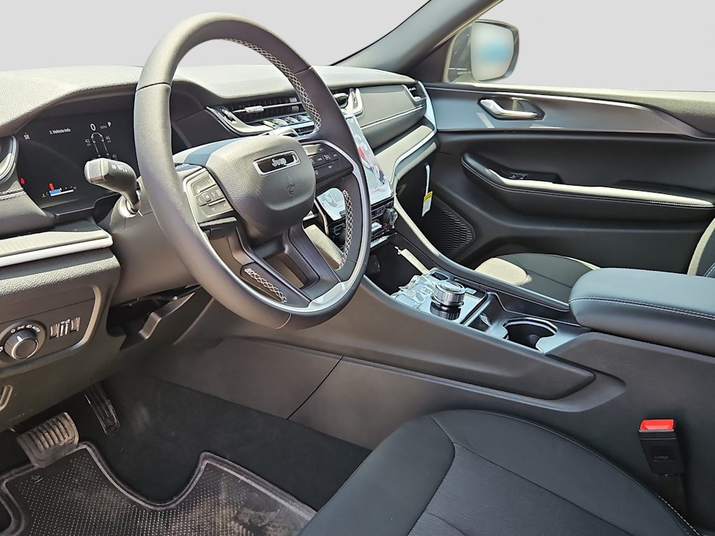 Thumbnail: 2026 Jeep Grand Cherokee L - 2