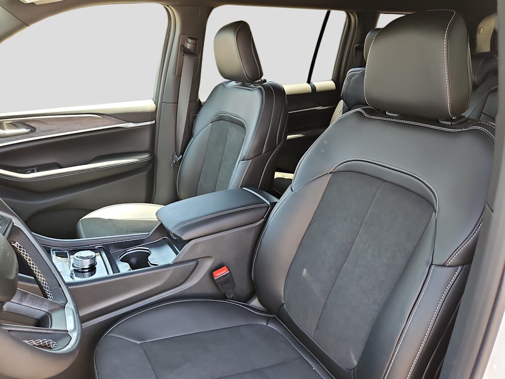 Thumbnail: 2026 Jeep Grand Cherokee L - 11