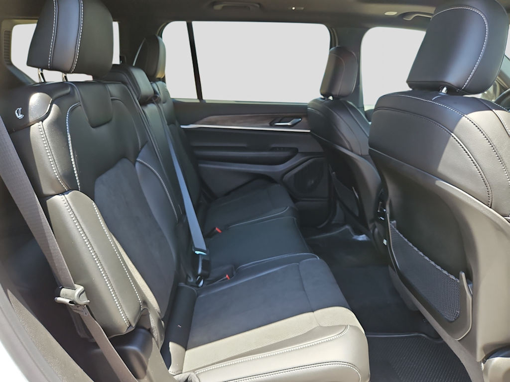 Thumbnail: 2026 Jeep Grand Cherokee L - 24