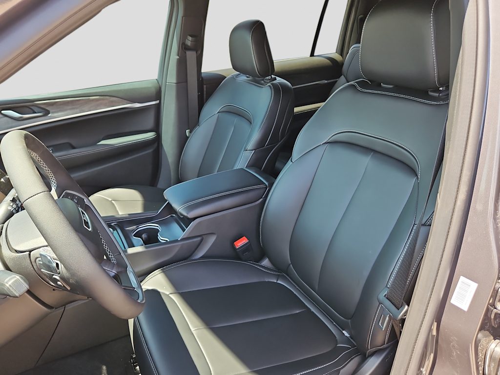 Thumbnail: 2026 Jeep Grand Cherokee L - 9