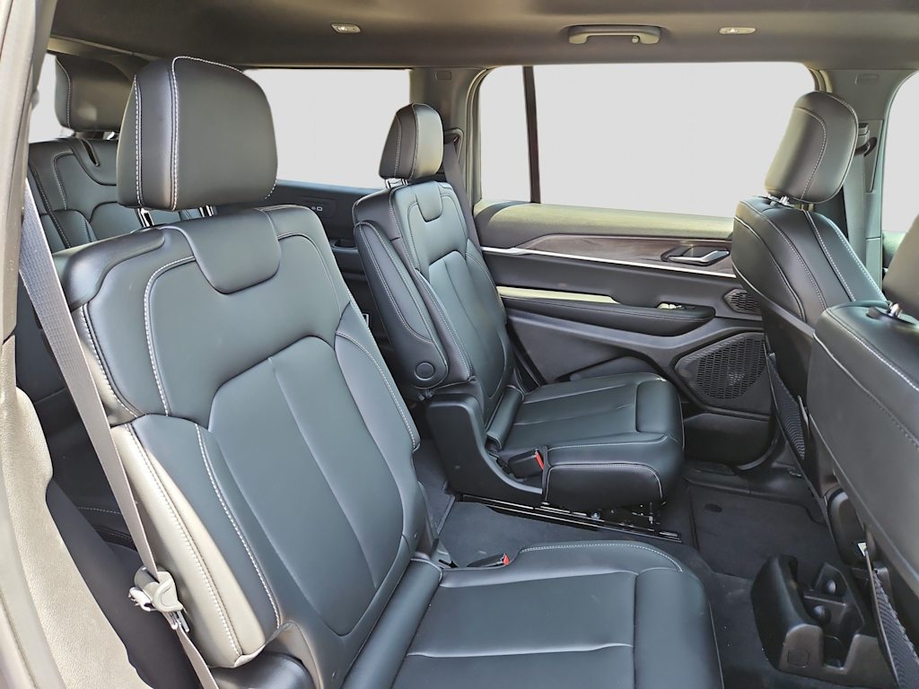 Thumbnail: 2026 Jeep Grand Cherokee L - 24