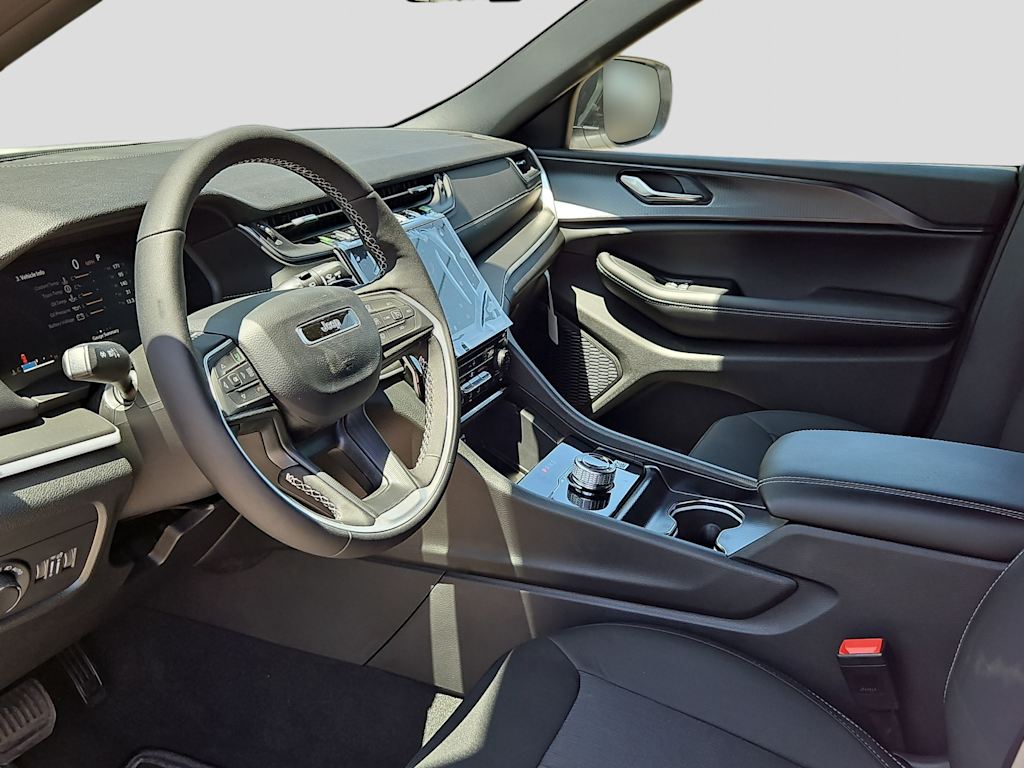 Thumbnail: 2026 Jeep Grand Cherokee L - 2