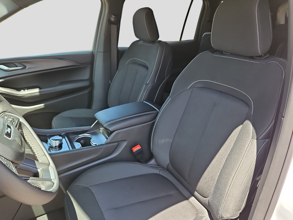 Thumbnail: 2026 Jeep Grand Cherokee L - 11