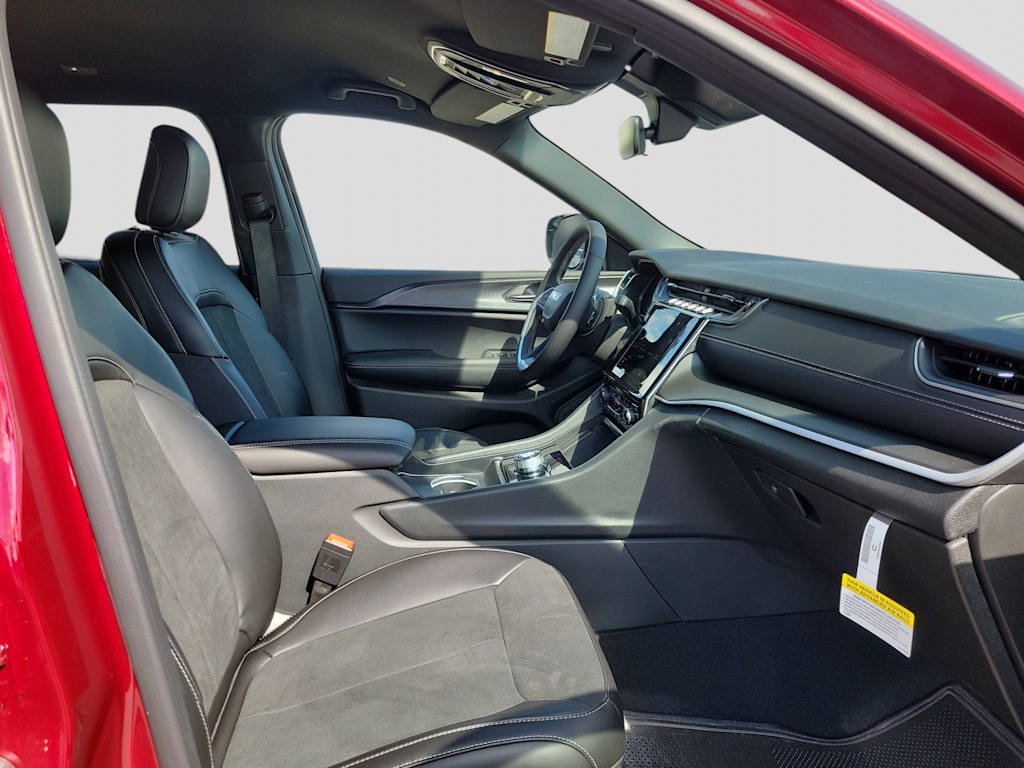 Thumbnail: 2025 Jeep Grand Cherokee L - 11