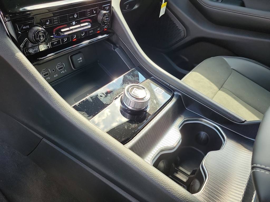 Thumbnail: 2025 Jeep Grand Cherokee L - 15