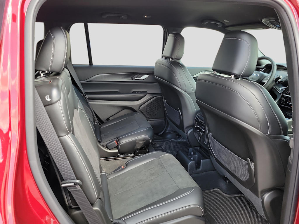 Thumbnail: 2025 Jeep Grand Cherokee L - 18