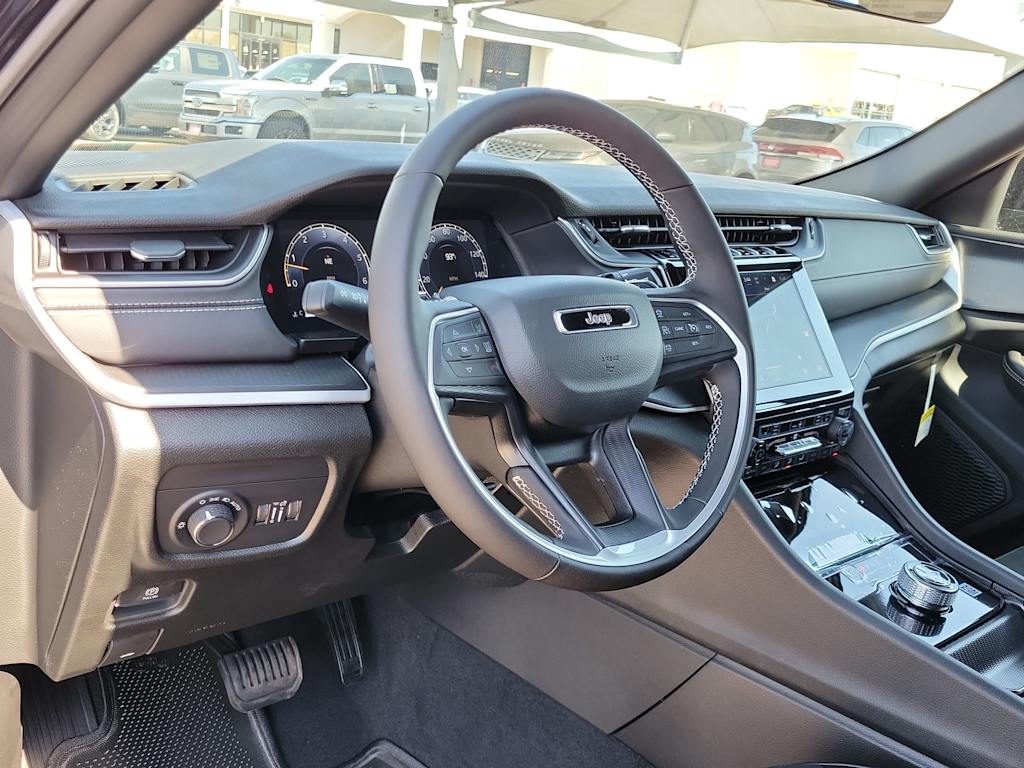 Thumbnail: 2025 Jeep Grand Cherokee L - 2