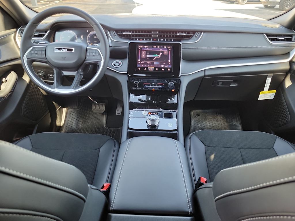 Thumbnail: 2025 Jeep Grand Cherokee L - 9