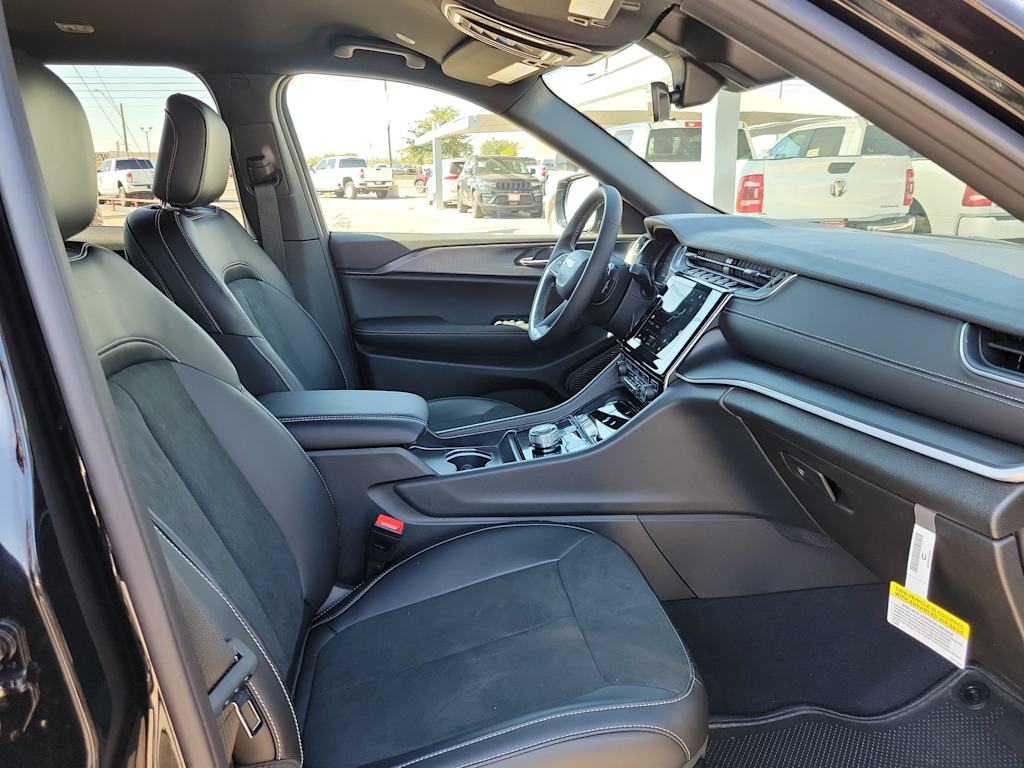 Thumbnail: 2025 Jeep Grand Cherokee L - 11